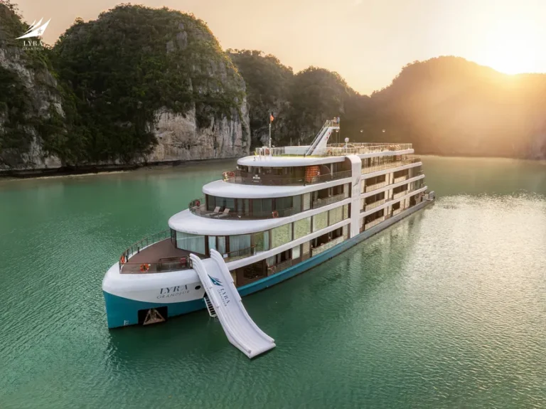 Du thuyền Lyra Grandeur Hạ Long