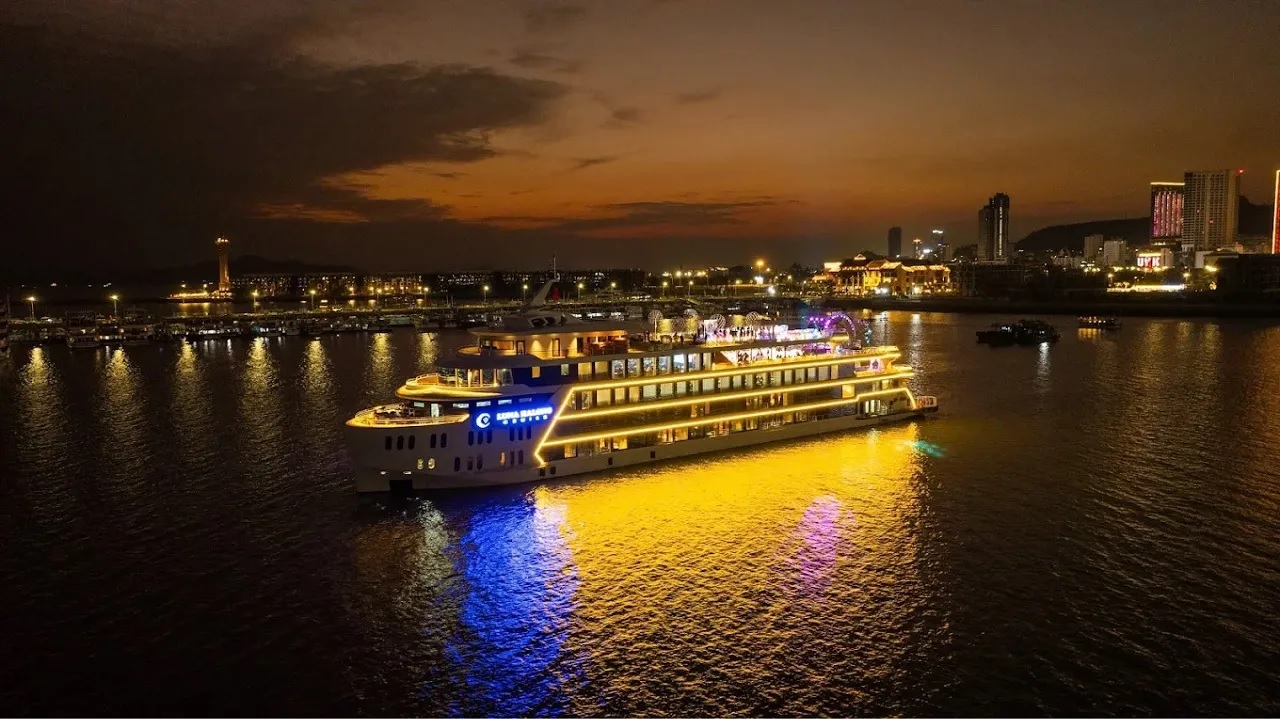 Luna HaLong Cruise