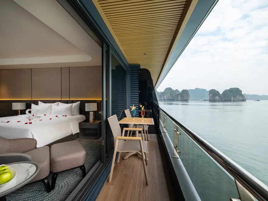 Senior Family Connecting Suite Sea View with Private Balcony