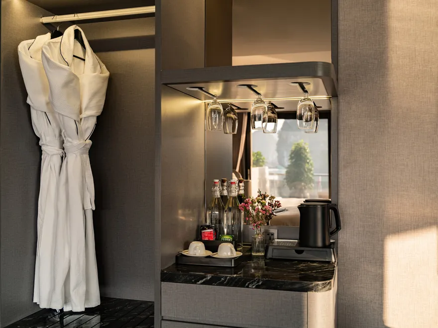 Senior Family Connecting Suite Sea View with Private Balcony