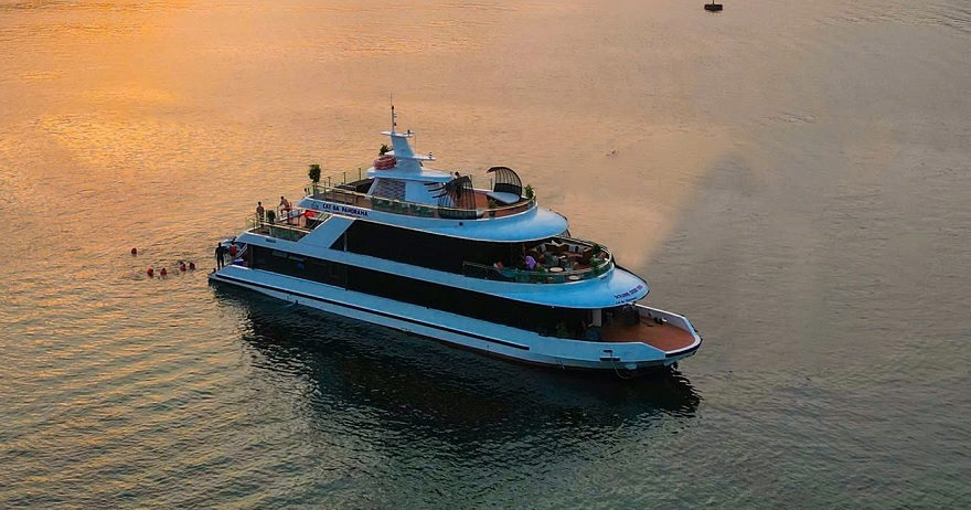 Du thuyền D’Charme Luxury Cruise